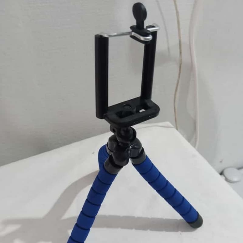 Small tripod for mobile